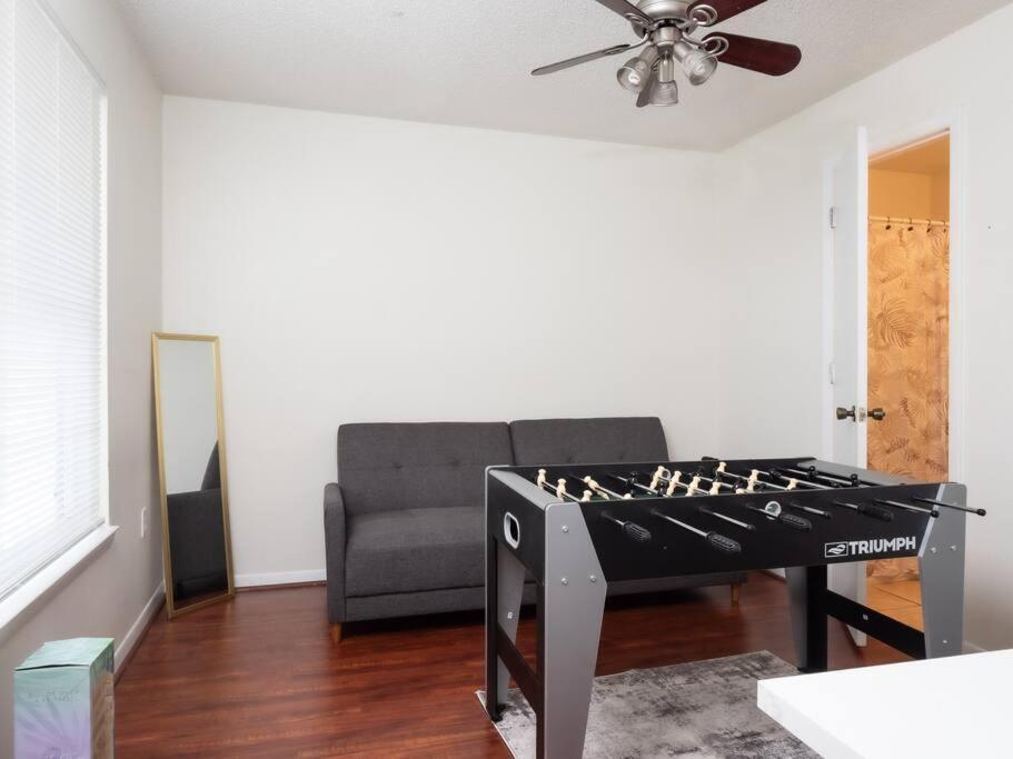 Spacious Condo Mins To Shands, University, & Downtown! เกนส์วิลล์ ภายนอก รูปภาพ